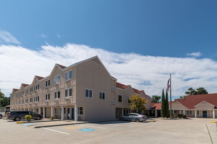 Hotel 8 of 112