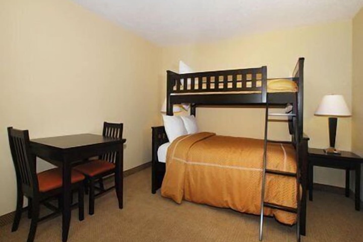 Room 26 of 40