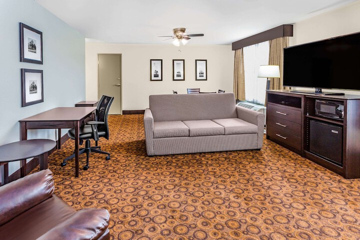 AmericInn by Wyndham Burnsville
