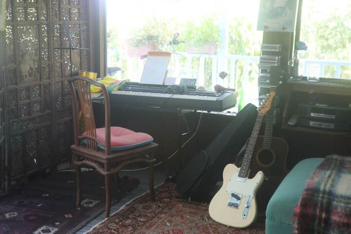 Room 27 of 56
