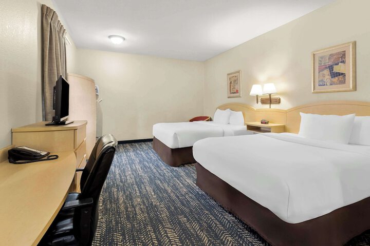 Room 21 of 27