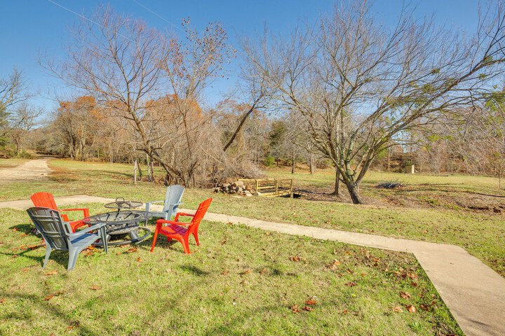 Private Lake On-site: Secluded Retreat in Grant!