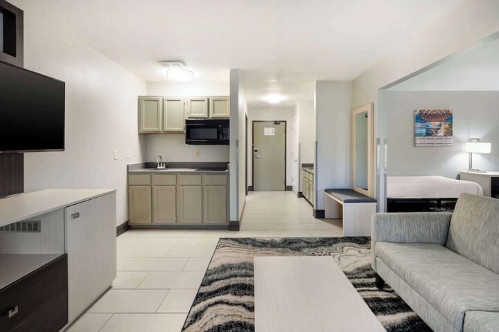 Room 15 of 27