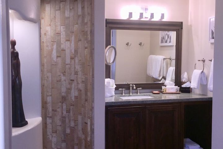 Room 103 of 285