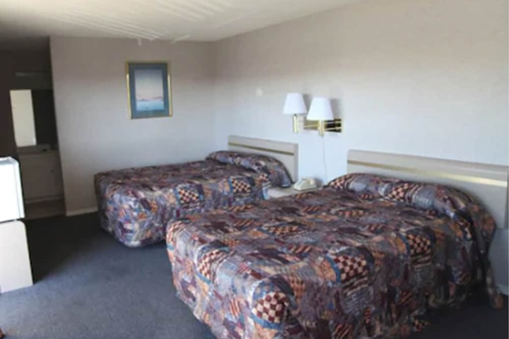 Room 10 of 37
