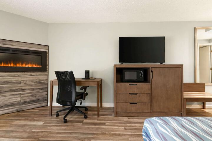 Room 16 of 46
