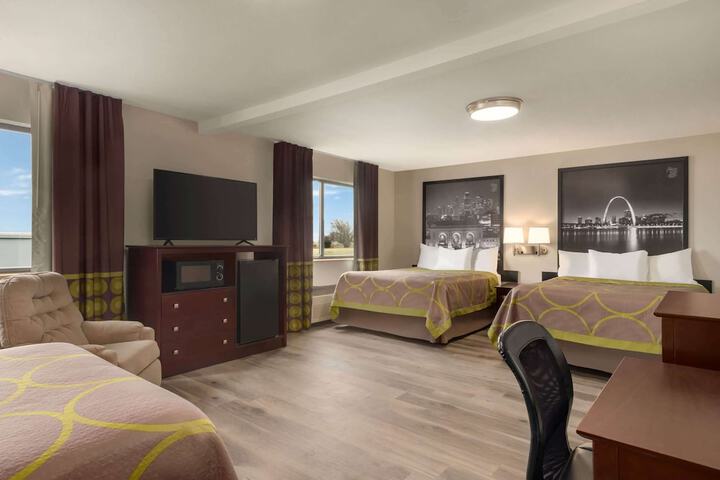 Room 37 of 40