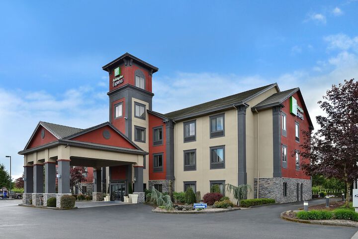Hotel 2 of 64