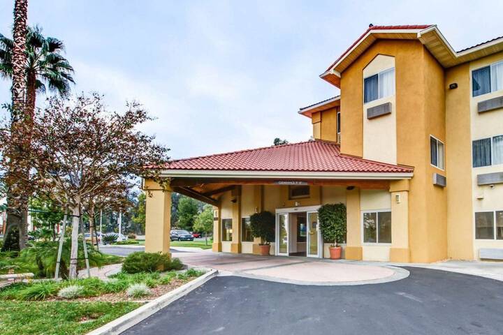 Comfort Inn Fontana