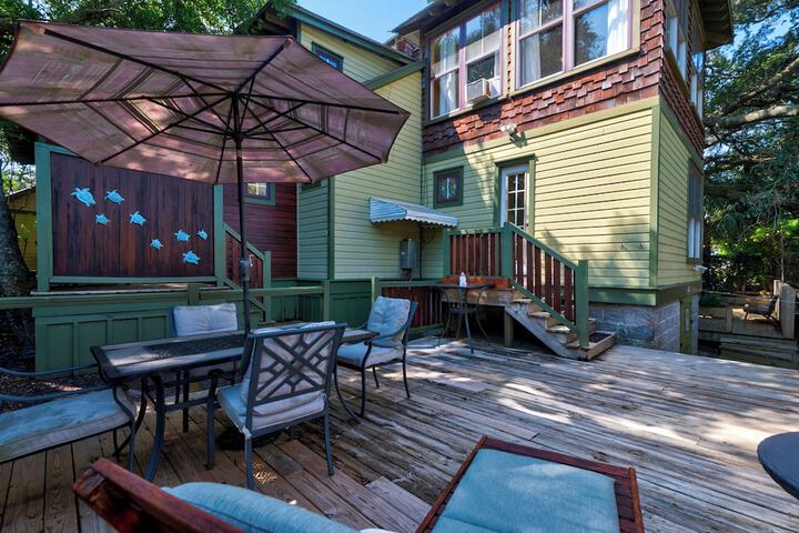 Beachside Boutique Inn – Folly Beach Rooms & Private Cottages
