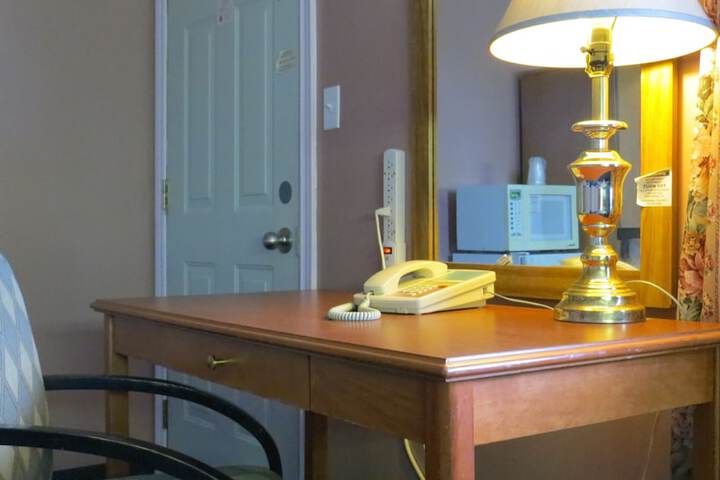 Room 10 of 12