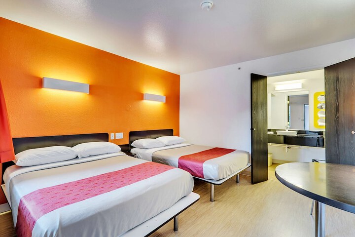 Room 15 of 21