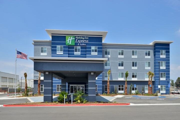 Hotel 2 of 50