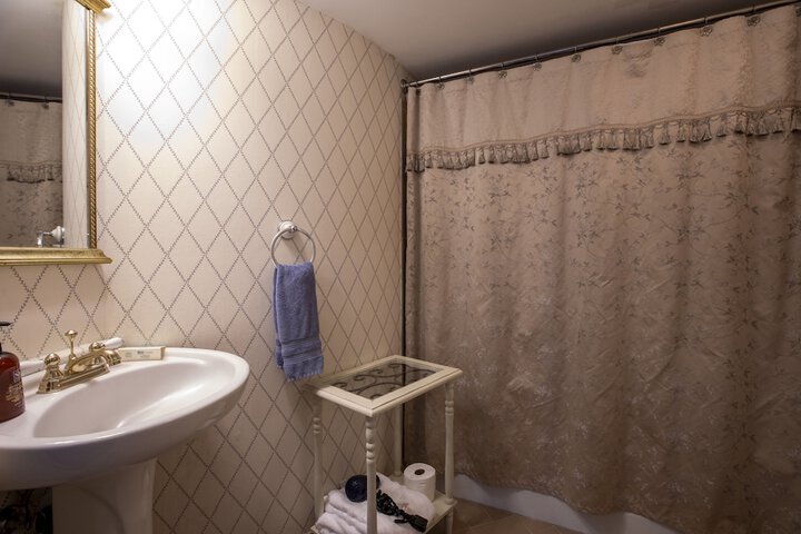 Room 82 of 126