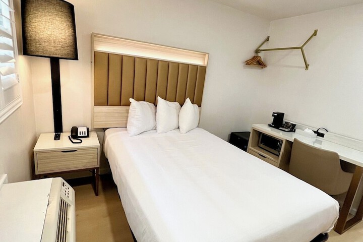 Room 14 of 15
