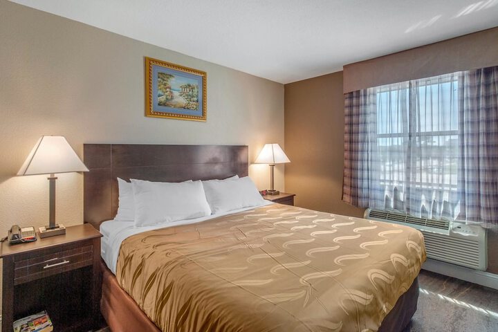 Room 93 of 120