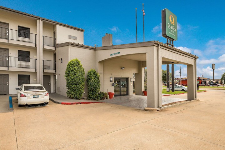 Hotel 2 of 65