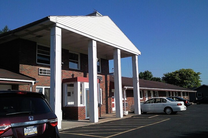 Colonial Inn Motel