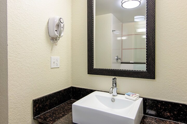 Room 20 of 25
