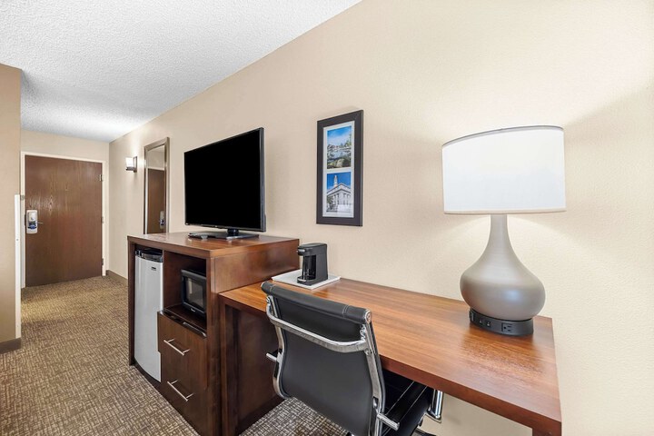 Room 30 of 72