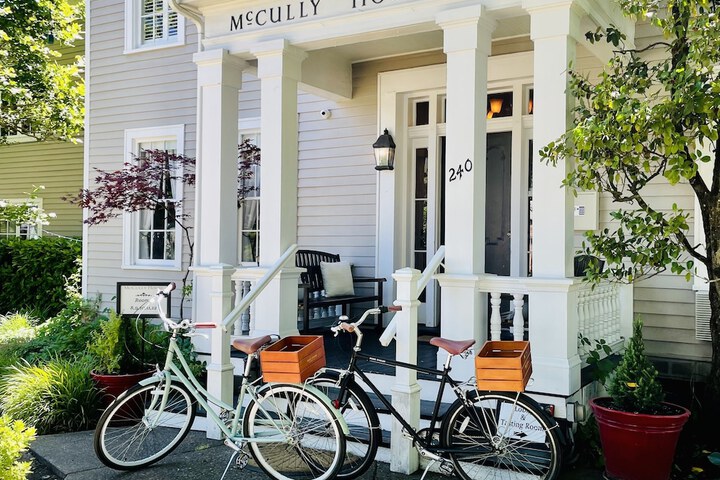 McCully House Inn