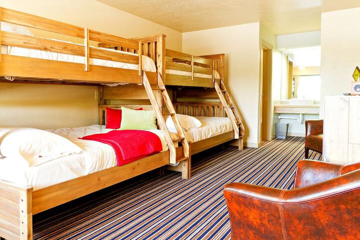 Blue Lakes Inn & Extended Stay