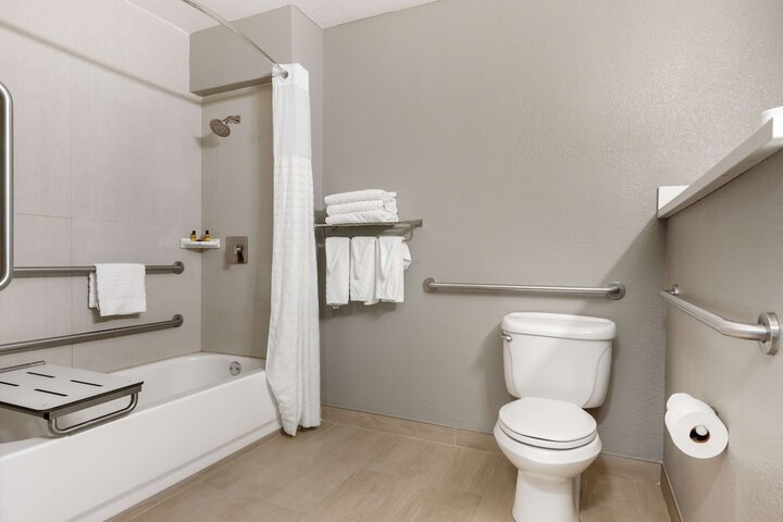Room 16 of 39