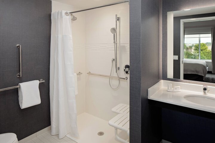 Residence Inn by Marriott Detroit Farmington Hills