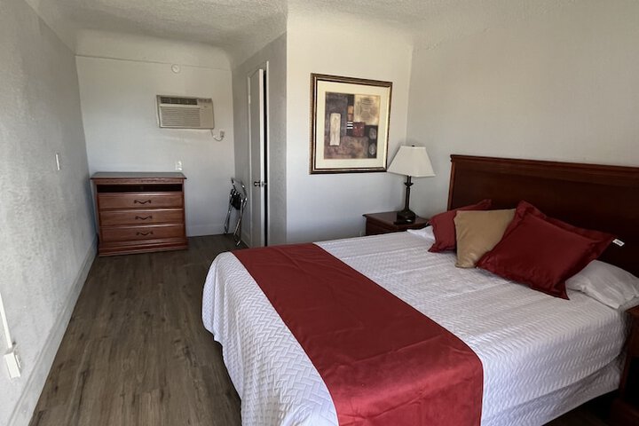 Room 17 of 26