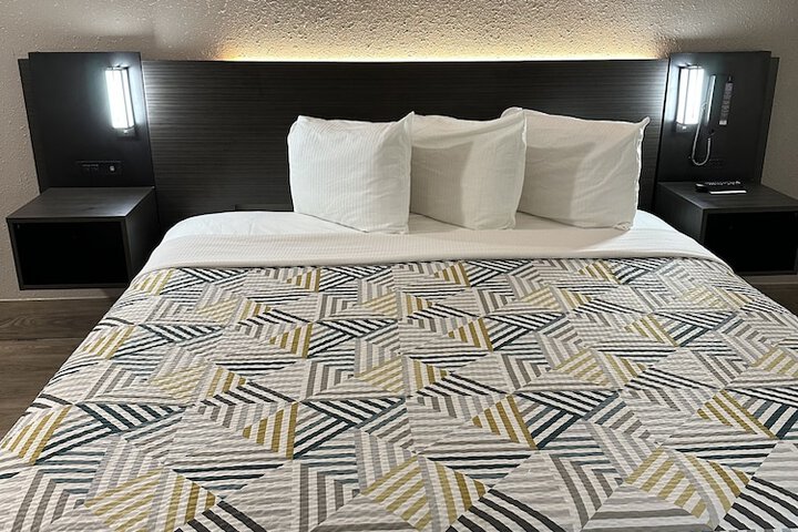 Room 12 of 50