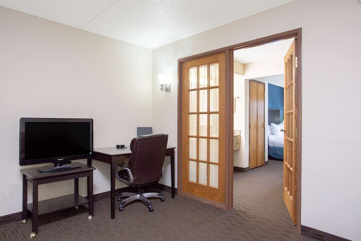 Room 17 of 26