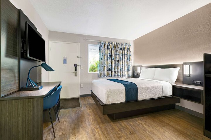Motel 6 Issaquah WA - Seattle - East