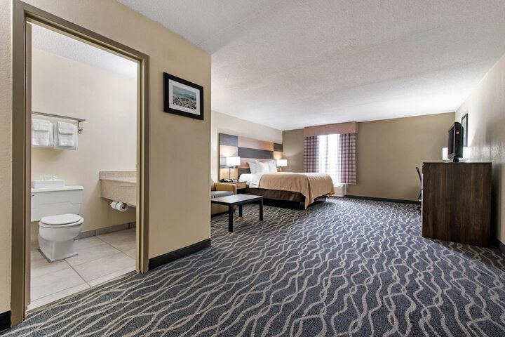 Room 13 of 34