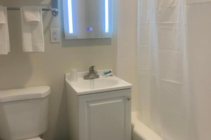 Room 3 of 8