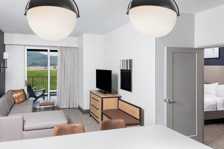 Room 26 of 85