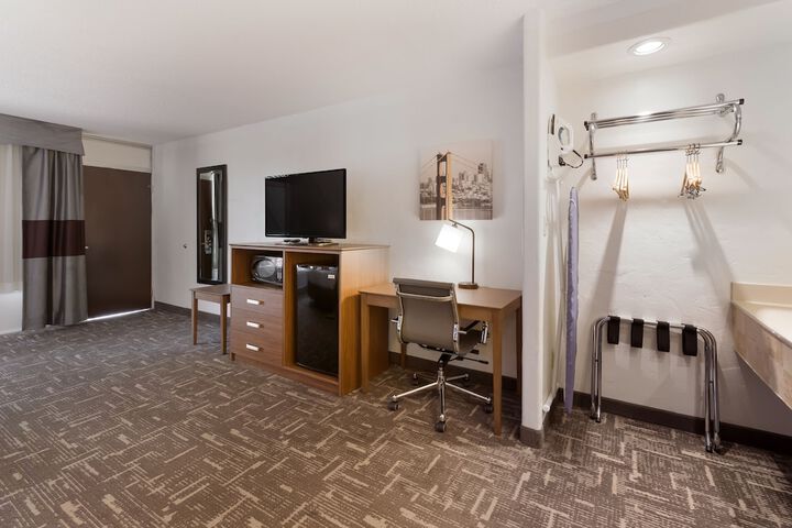 Clarion Hotel Concord / Walnut Creek