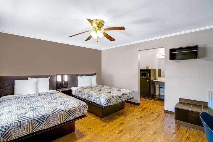Room 28 of 36
