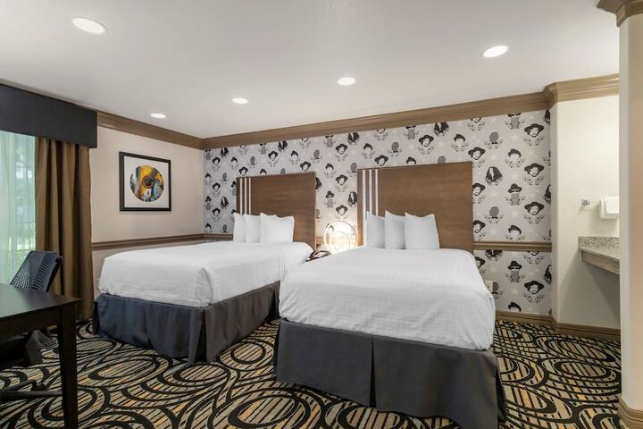 Room 15 of 43