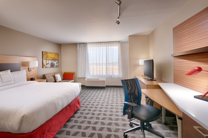Room 25 of 38