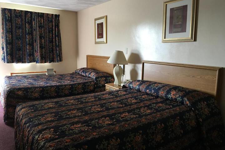 Knotty Pine Motel