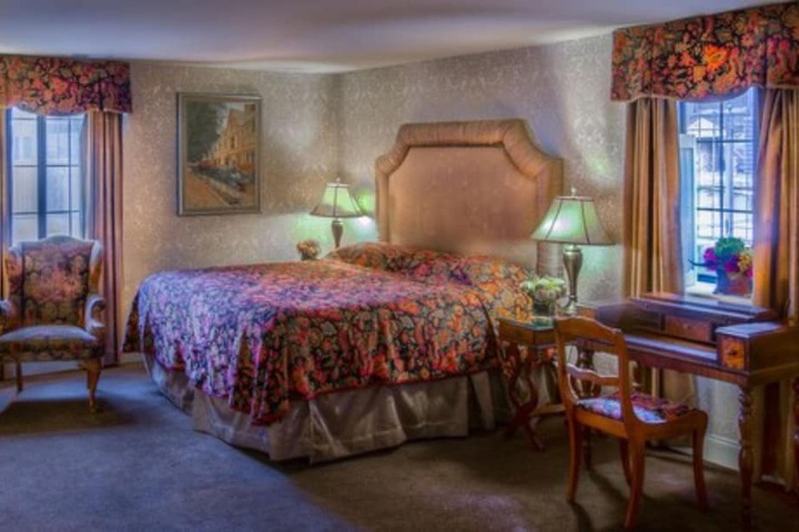 Red Coach Inn