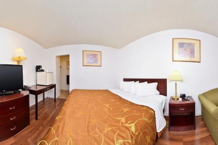 Room 16 of 27