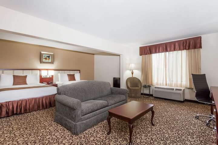 Room 9 of 15