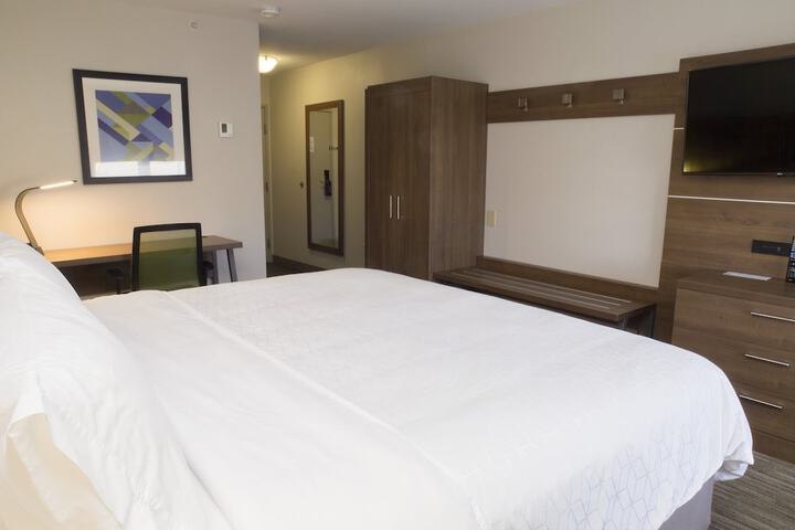 Room 38 of 82