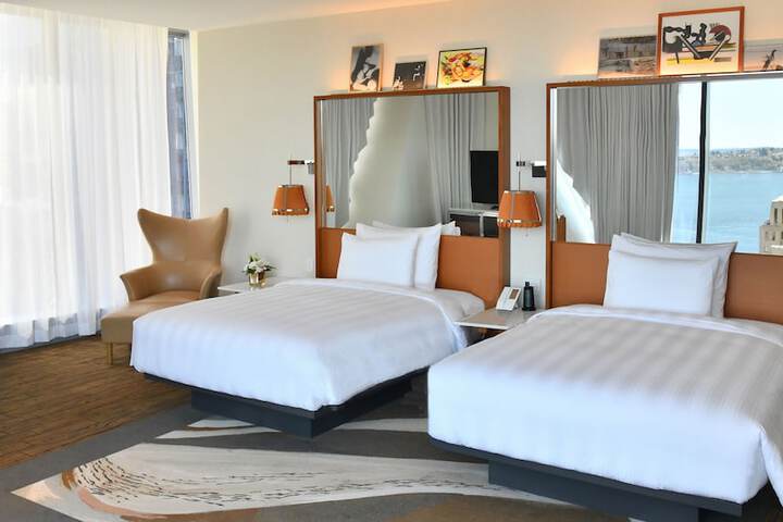 Room 21 of 142