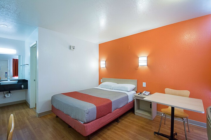 Room 17 of 29