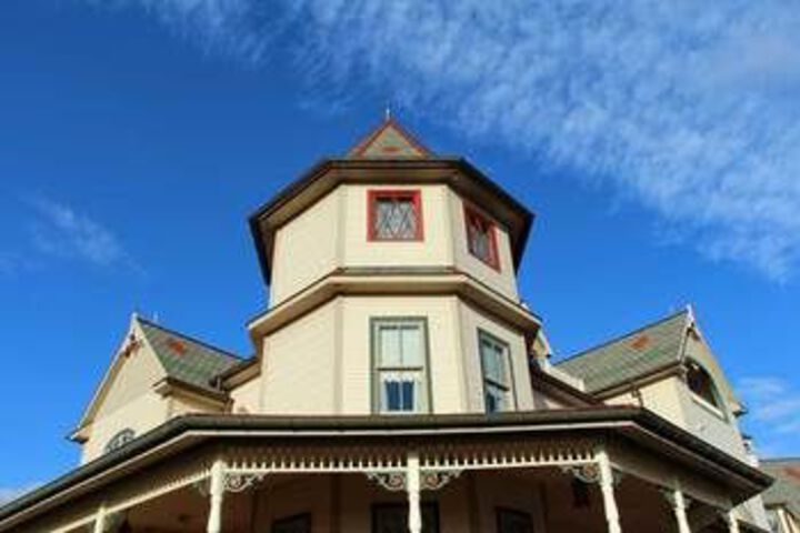 The Hurst House Bed and Breakfast