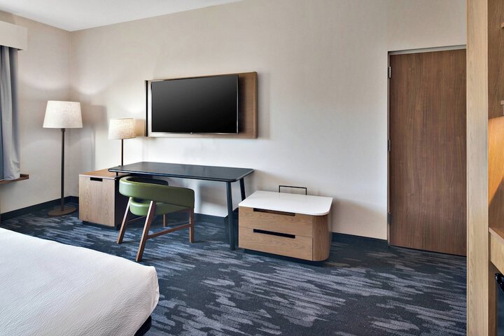 Room 15 of 25