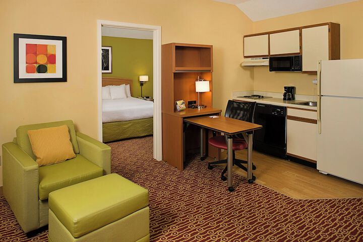 Room 13 of 34