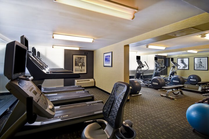 Holiday Inn Cincinnati-Riverfront by IHG